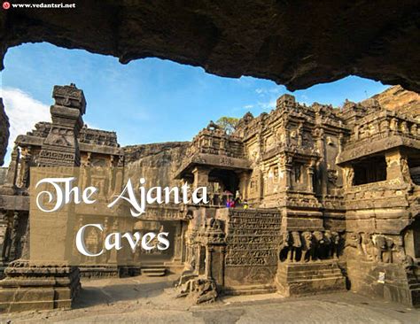 Ajanta Caves: Esplendoroso Tesouro Escondido na Montanha!